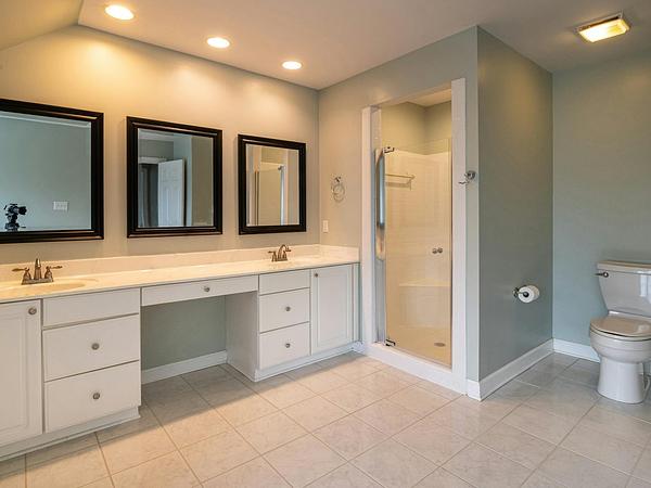 Coastal-Style Kitchen in Cypress